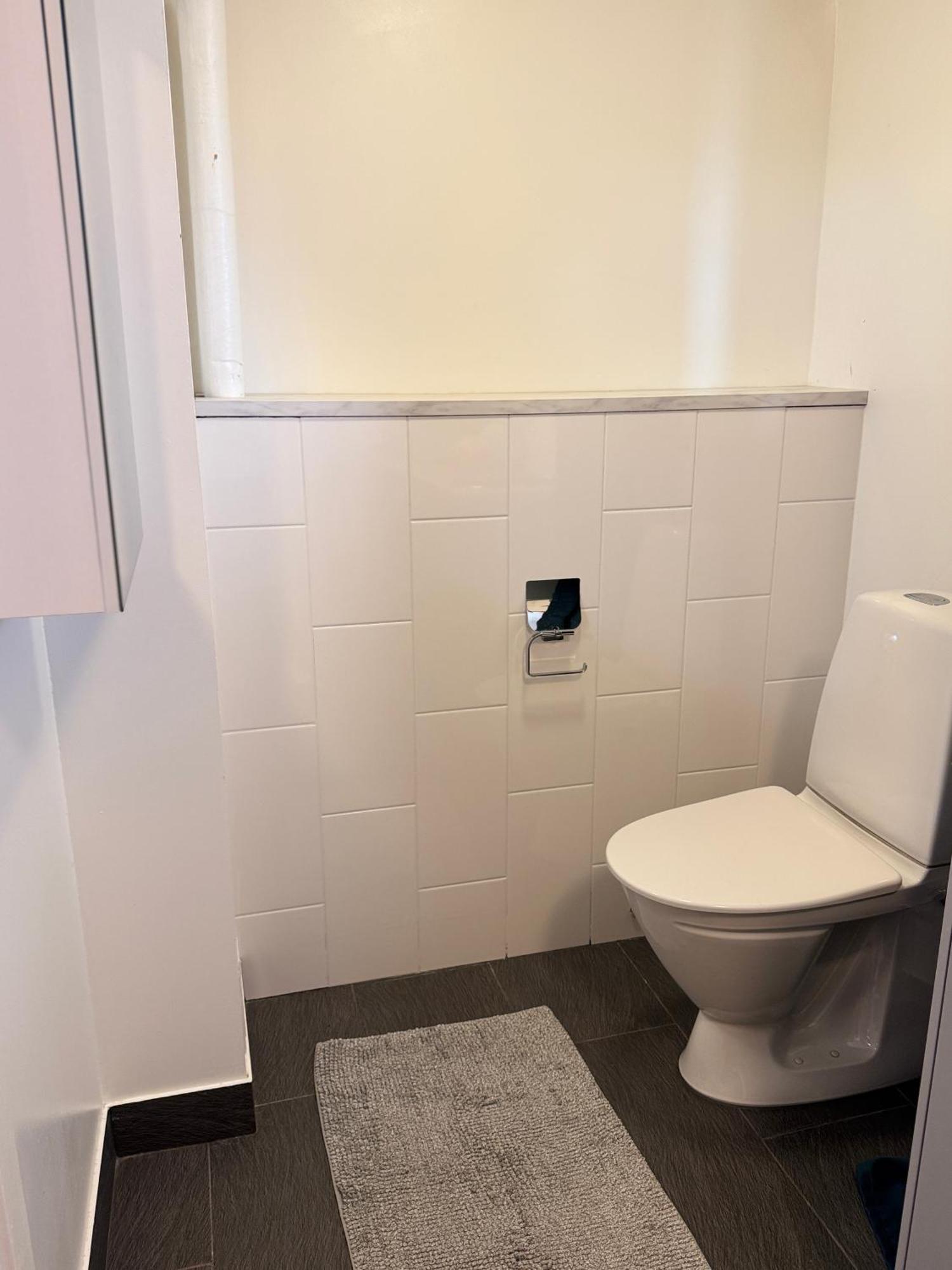 Coosy Authentic Swedish Wooden Apartment, 25 Min To City-own Entrance Leilighet