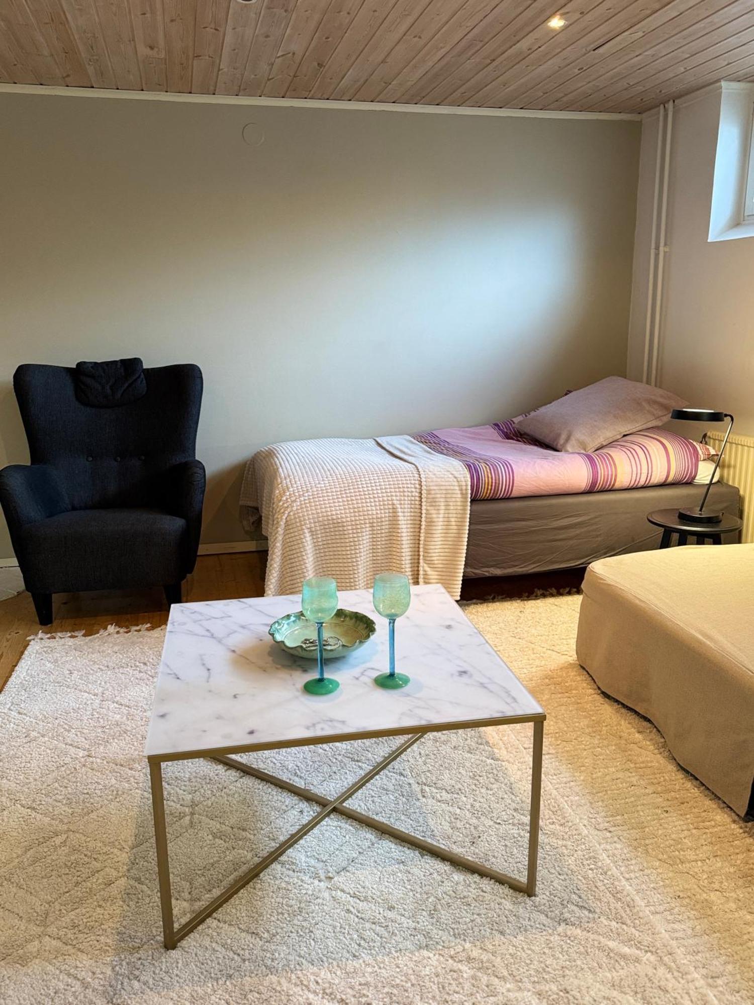 Leilighet Coosy Authentic Swedish Wooden Apartment, 25 Min To City-own Entrance