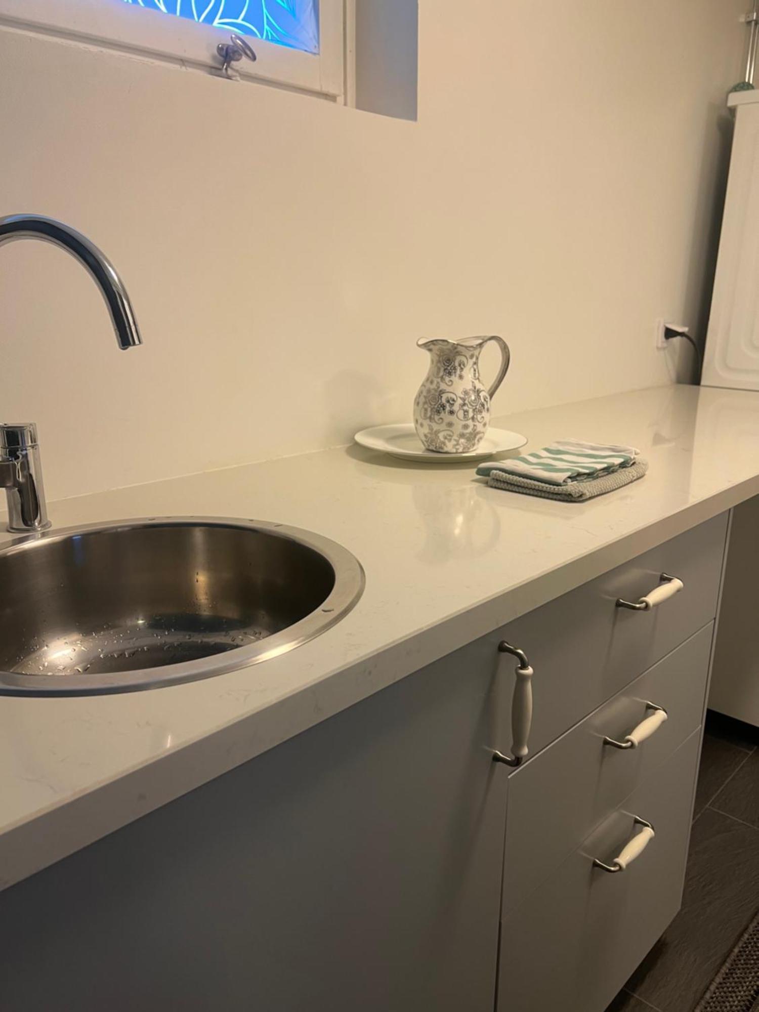 Huoneisto Coosy Authentic Swedish Wooden Apartment, 25 Min To City-own Entrance