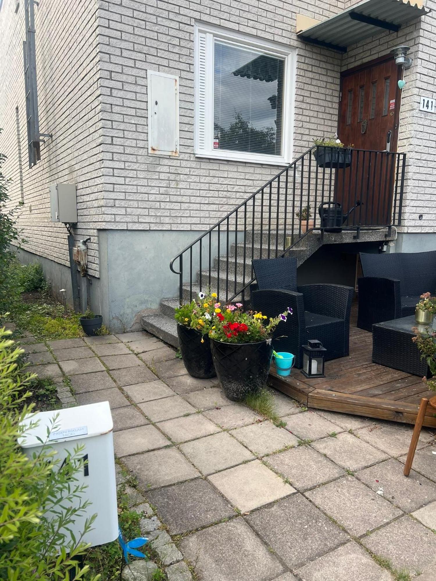 Huoneisto Coosy Authentic Swedish Wooden Apartment, 25 Min To City-own Entrance Tukholma